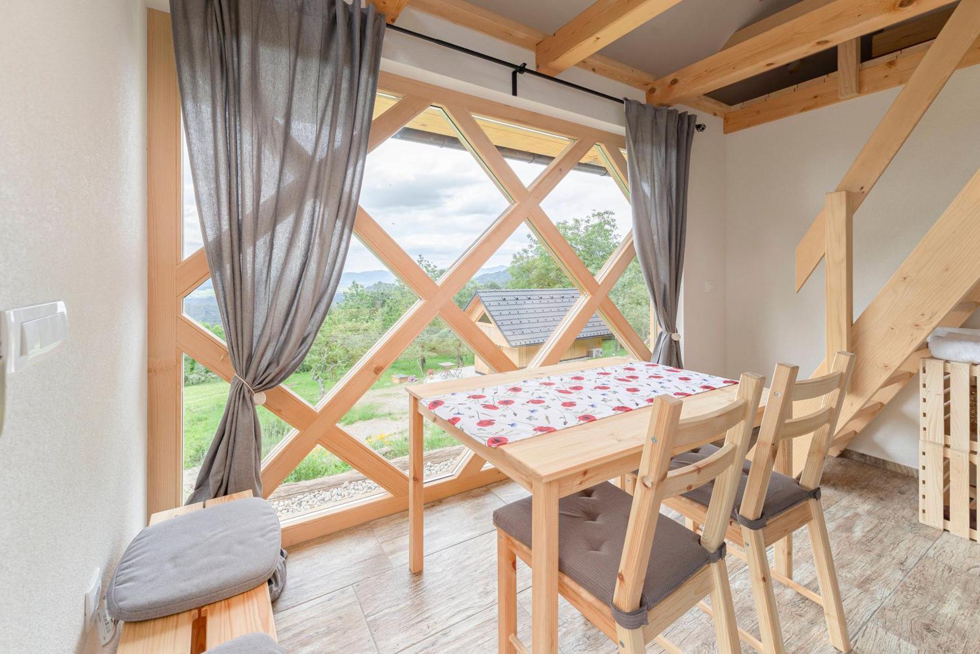 Pr' Koncovc Apartment Kranj Bagian luar foto